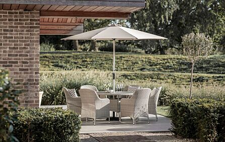 Bramblecrest Tetbury Tree Free Six Seat Round Outdoor Dining Set with Parasol and Base - Nutmeg