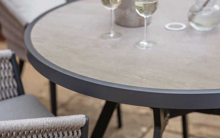 Bramblecrest Mauritius Round 4 Seat Dining Set with Parasol & Base