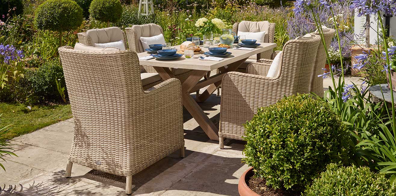 Luxury Garden Dining