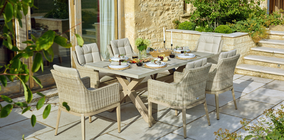 Luxury Garden Dining